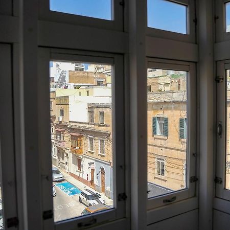 Wonderful Apartment Next To The Sea Gzira Exteriör bild