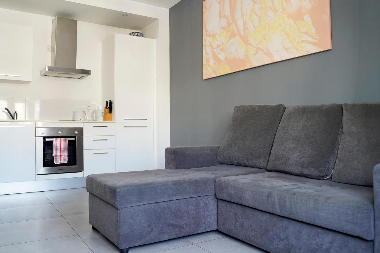 Wonderful Apartment Next To The Sea Gzira Exteriör bild